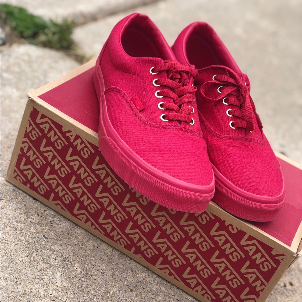 Men’s Canvas Vans Triple Red *Vintage*